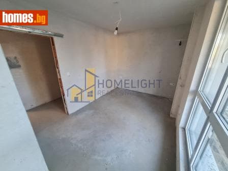 Тристаен, 107m²