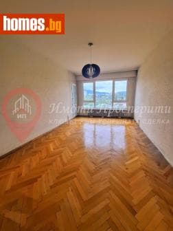 Тристаен, 88m²