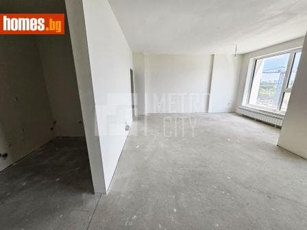Тристаен, 130m²
