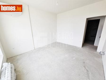 Тристаен, 130m²