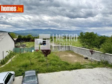 Тристаен, 103m²