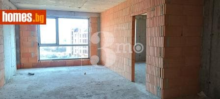 Тристаен, 94m²