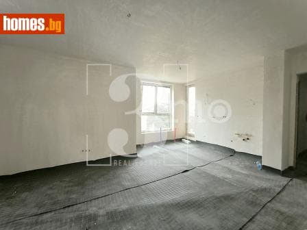 Тристаен, 120m²