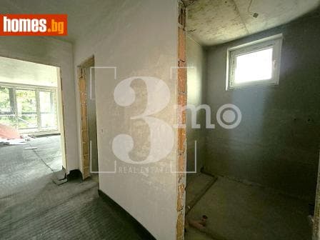 Тристаен, 120m²