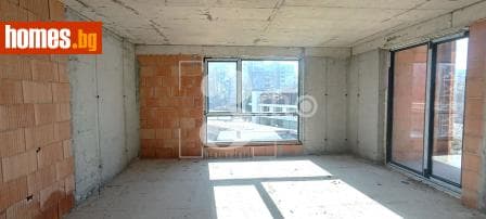 Тристаен, 95m²