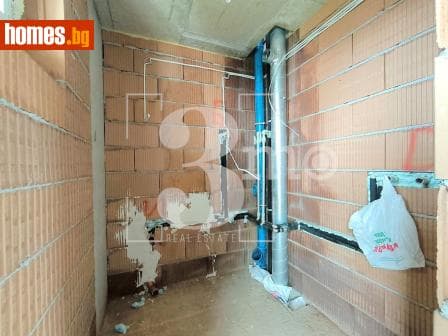Тристаен, 112m²