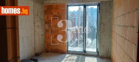 Тристаен, 92m²