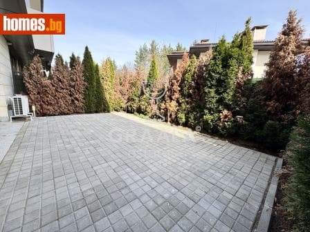 Тристаен, 145m²