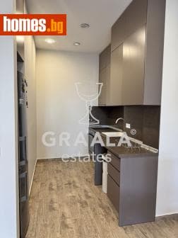 Тристаен, 145m²