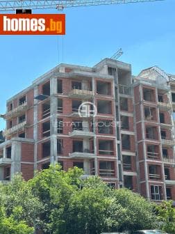 Тристаен, 124m²