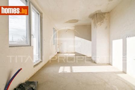 Тристаен, 130m²