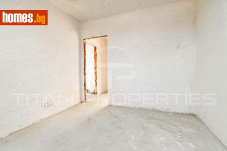 Тристаен, 130m²