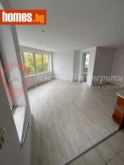 Тристаен, 126m²