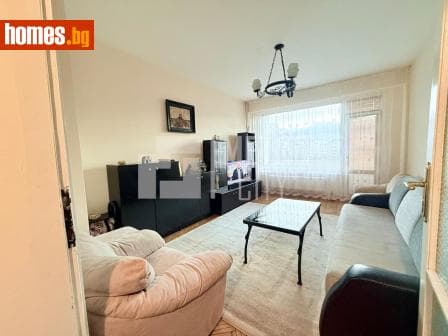 Тристаен, 84m²