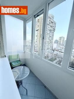 Тристаен, 84m²
