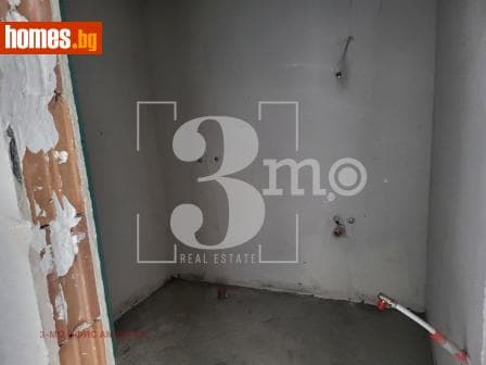 Тристаен, 99m²