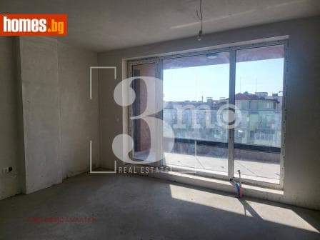 Тристаен, 102m²