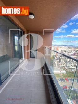 Тристаен, 102m²