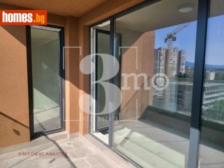 Тристаен, 102m²
