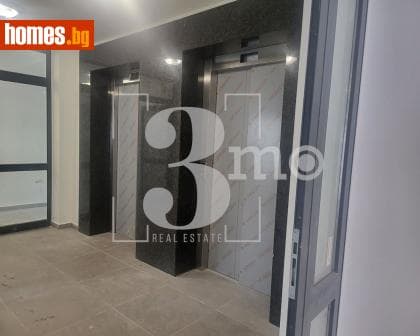Тристаен, 102m²