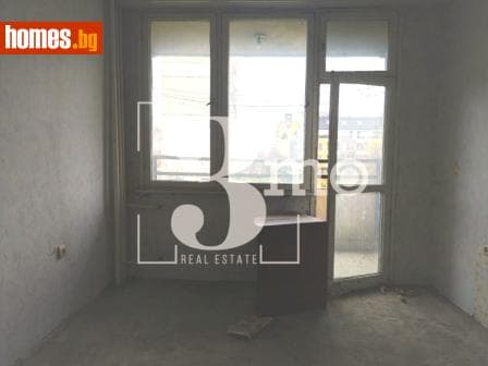 Тристаен, 86m²