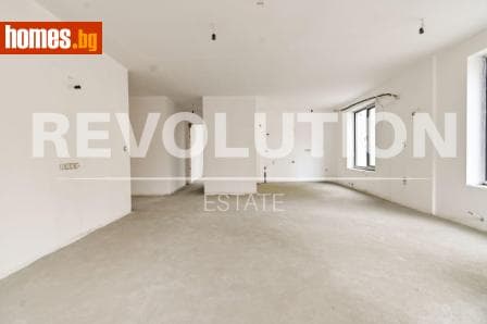 Тристаен, 117m²