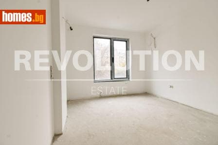 Тристаен, 117m²