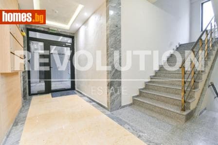 Тристаен, 117m²