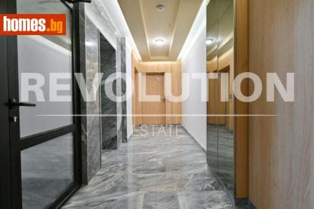 Тристаен, 117m²