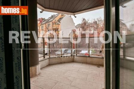 Тристаен, 117m²