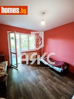 Тристаен, 67m²