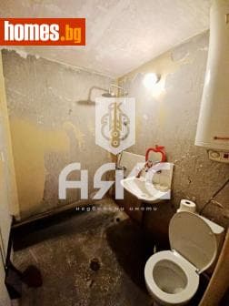 Тристаен, 67m²