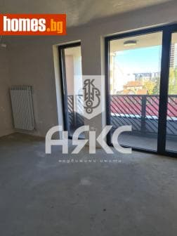 Тристаен, 154m²
