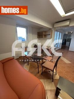 Тристаен, 96m²