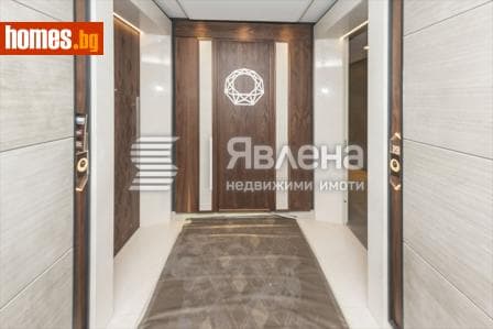 Тристаен, 131m²