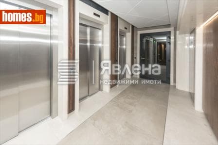 Тристаен, 131m²