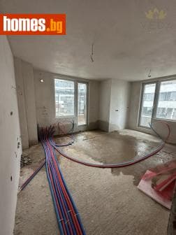 Тристаен, 101m²
