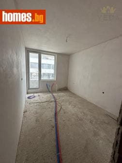 Тристаен, 101m²