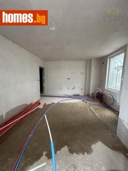 Тристаен, 101m²