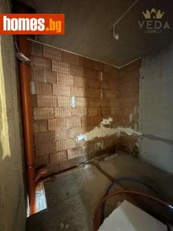 Тристаен, 101m²