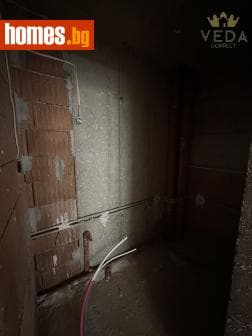 Тристаен, 101m²
