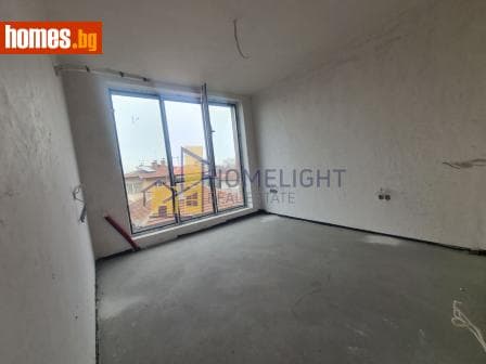 Тристаен, 103m²