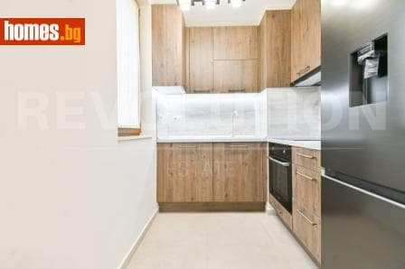 Тристаен, 125m²