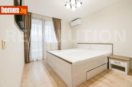 Тристаен, 125m²