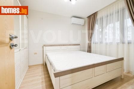 Тристаен, 125m²