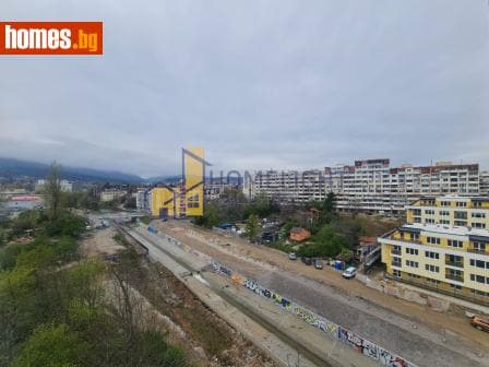 Тристаен, 98m²