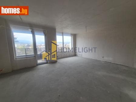 Тристаен, 107m²