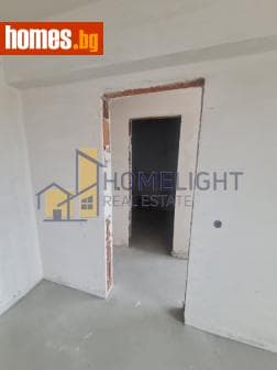 Тристаен, 107m²