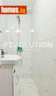 Тристаен, 68m²