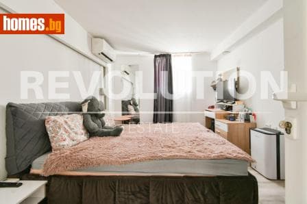 Тристаен, 68m²
